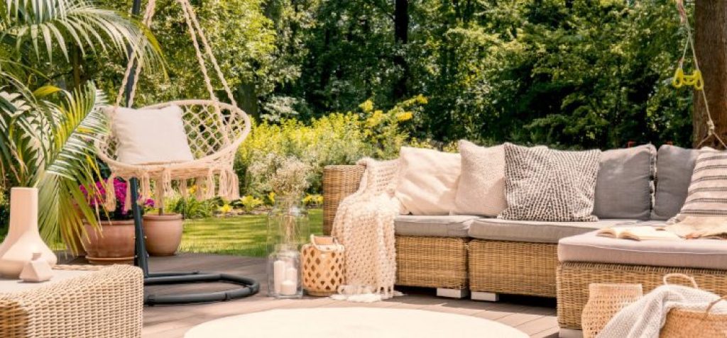 create attractive outdoor space